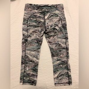 Lululemon Cropped Leggings, Size 8